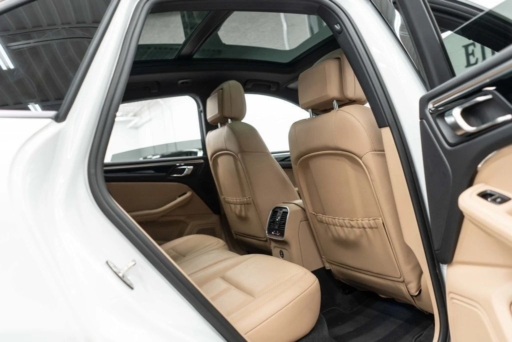 2023 Porsche Macan - Image 12 of 12