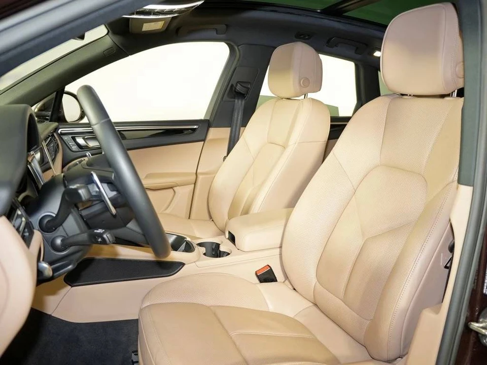 2023 Porsche Macan - Image 5 of 5
