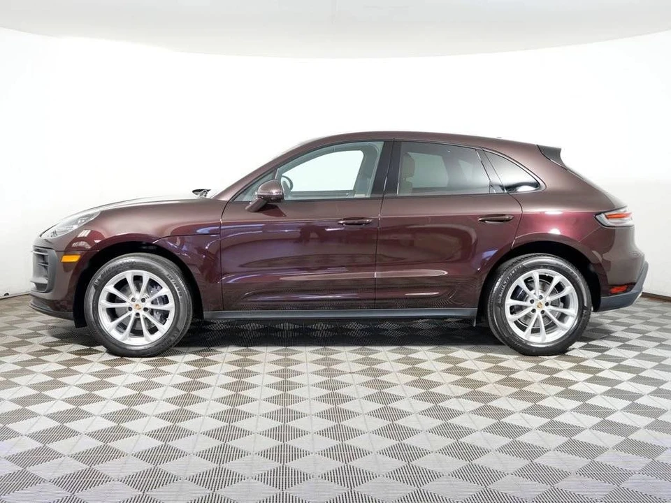 2023 Porsche Macan - Image 2 of 5