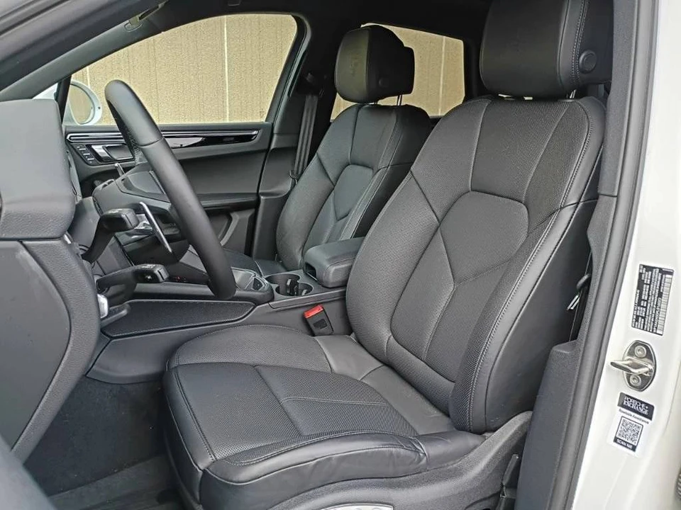 2023 Porsche Macan T - Image 5 of 5