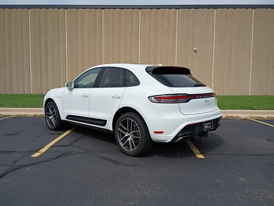 2023 Porsche Macan T - Image 3 of 5