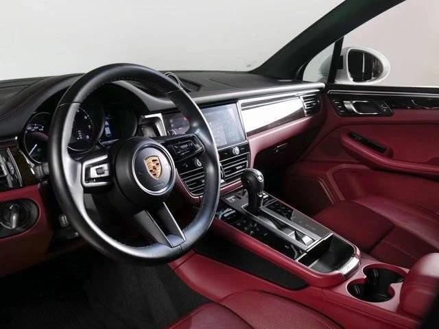2023 Porsche Macan - Image 4 of 5