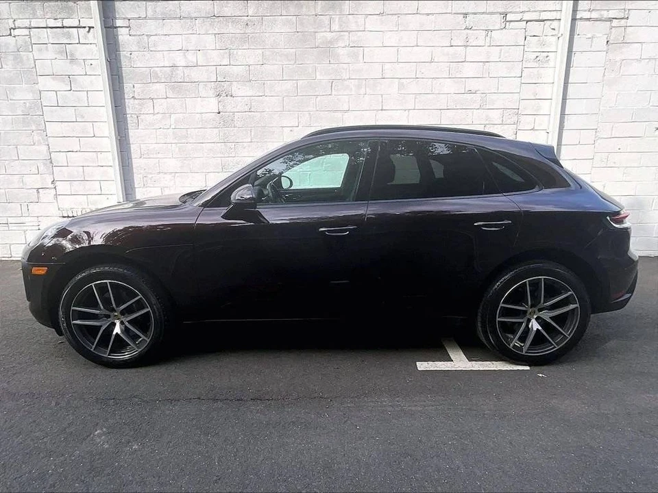 2023 Porsche Macan - Image 2 of 5