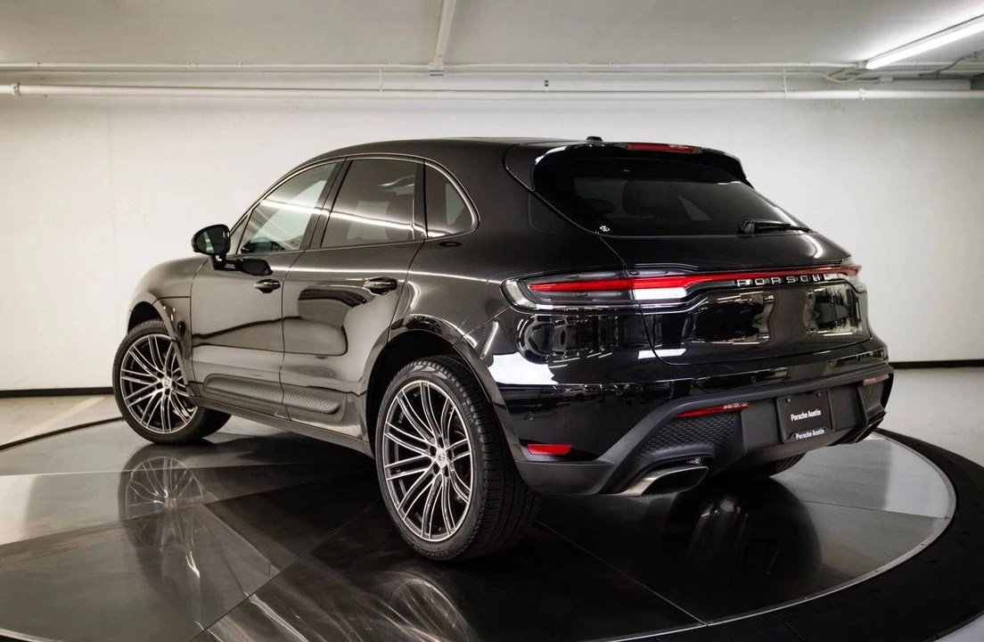 2023 Porsche Macan - Image 3 of 5