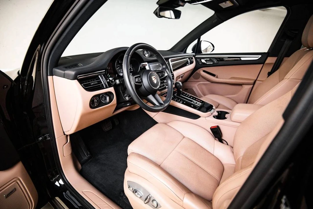 2023 Porsche Macan - Image 4 of 5