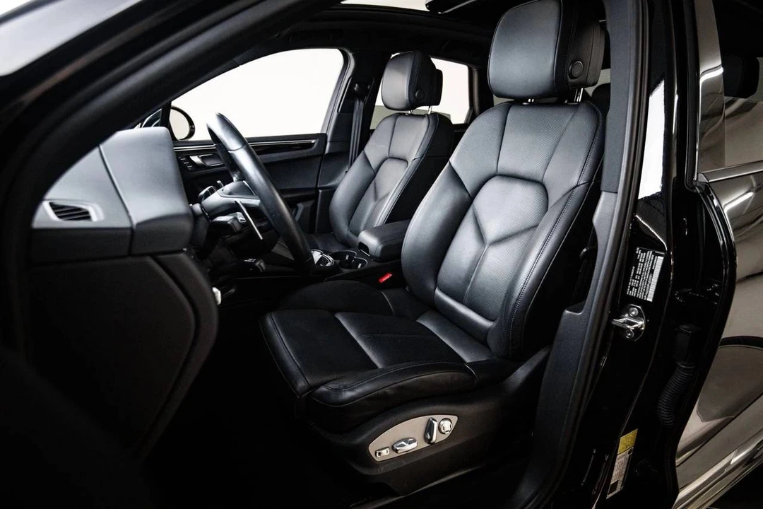 2023 Porsche Macan - Image 5 of 5