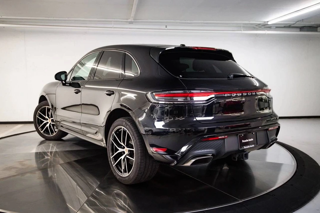 2023 Porsche Macan - Image 3 of 5