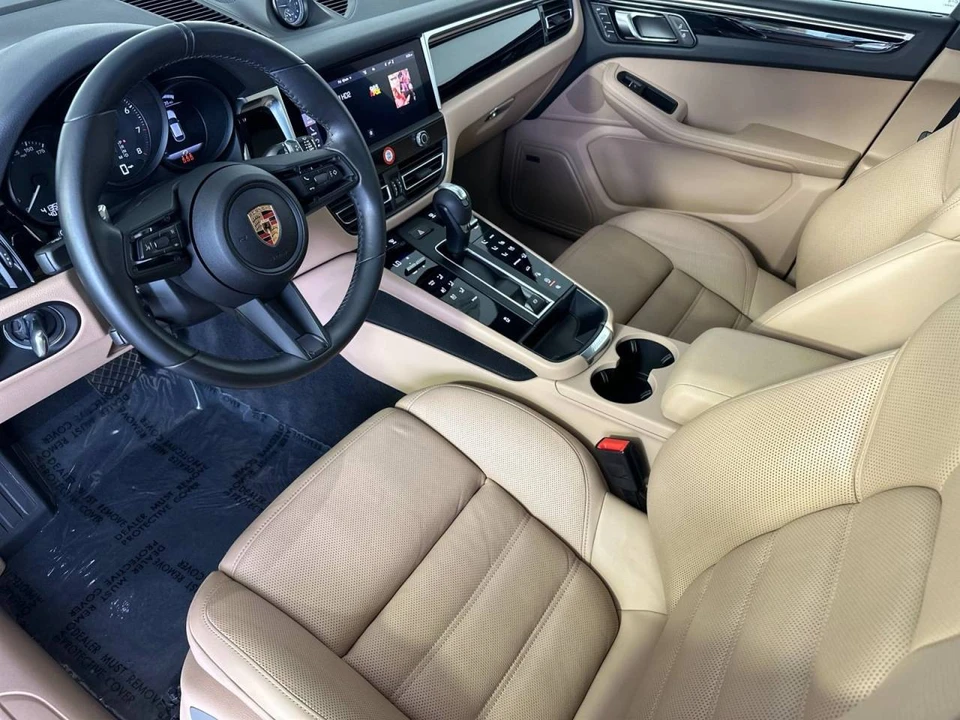 2023 Porsche Macan - Image 4 of 5