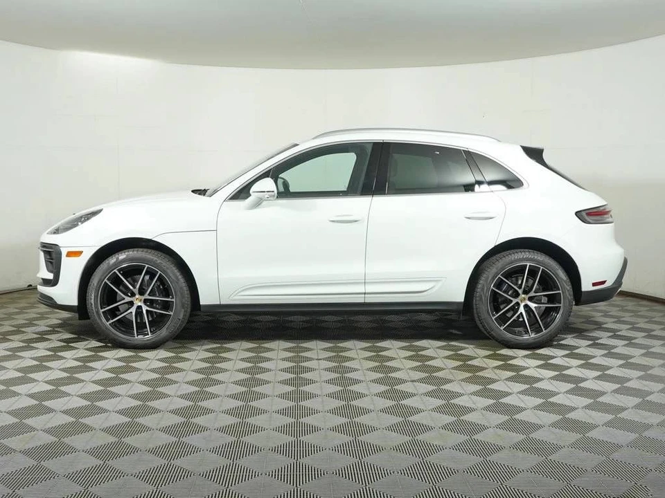 2023 Porsche Macan - Image 2 of 5