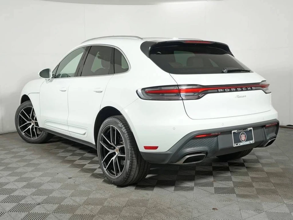 2023 Porsche Macan - Image 3 of 5