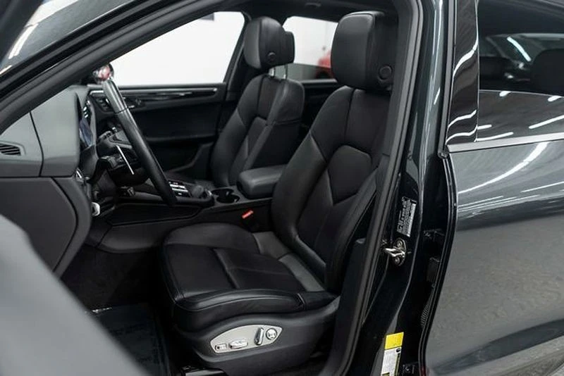 2023 Porsche Macan - Image 9 of 12