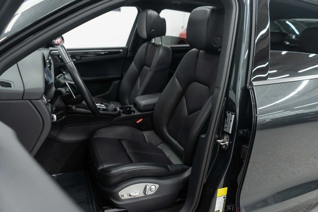2023 Porsche Macan - Image 9 of 12
