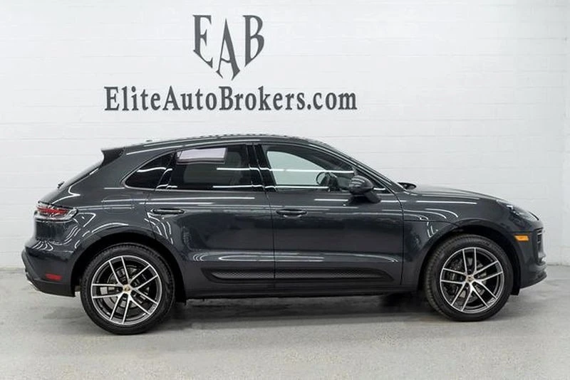 2023 Porsche Macan - Image 5 of 12