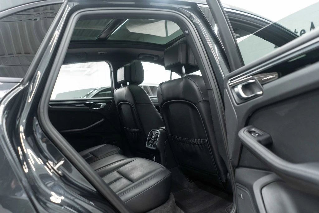 2023 Porsche Macan - Image 12 of 12