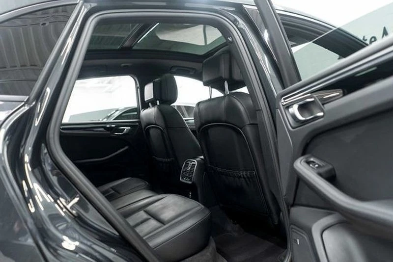 2023 Porsche Macan - Image 12 of 12