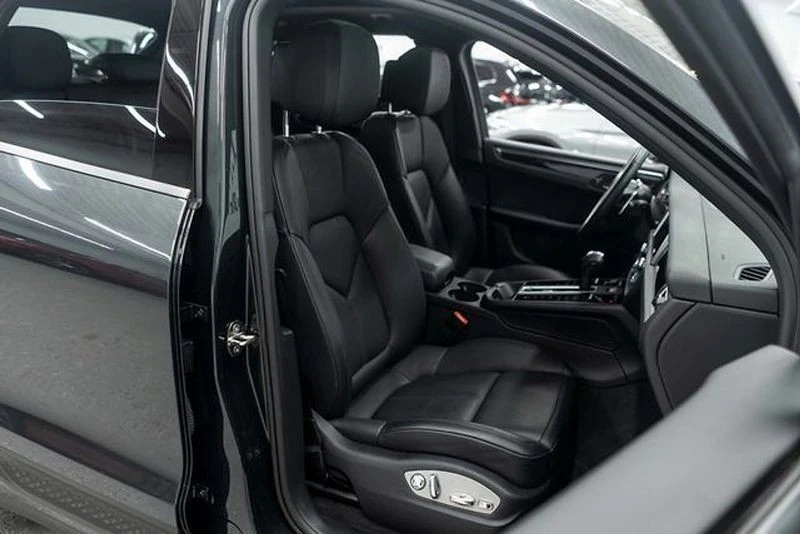 2023 Porsche Macan - Image 11 of 12