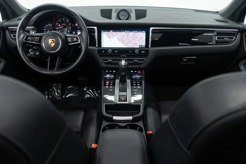 2023 Porsche Macan - Image 10 of 12