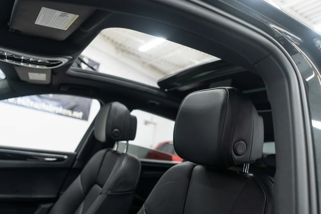2023 Porsche Macan - Image 8 of 12