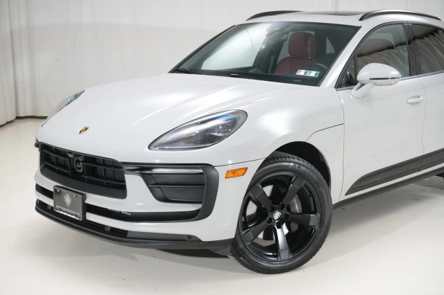 2023 Porsche Macan - Image 5 of 21