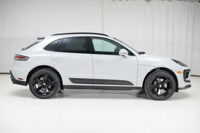 2023 Porsche Macan - Image 15 of 21