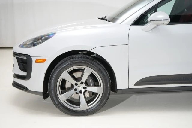 2023 Porsche Macan - Image 4 of 21