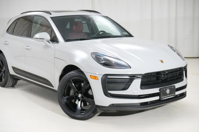 2023 Porsche Macan - Image 11 of 21
