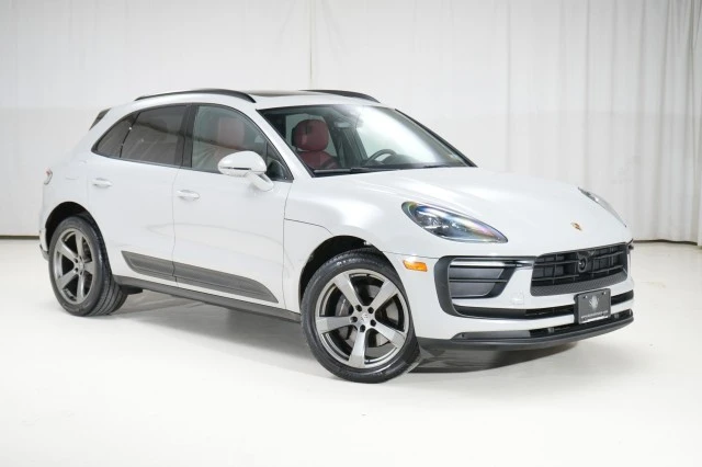 2023 Porsche Macan - Image 15 of 21