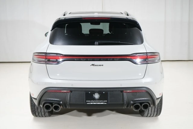 2023 Porsche Macan - Image 20 of 21