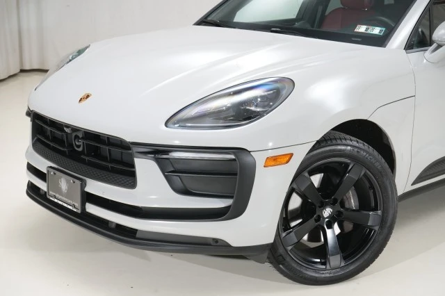 2023 Porsche Macan - Image 6 of 21