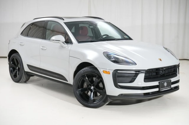 2023 Porsche Macan - Image 14 of 21