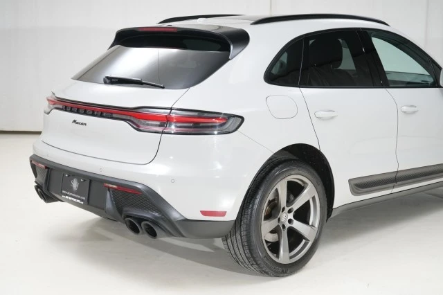 2023 Porsche Macan - Image 20 of 21