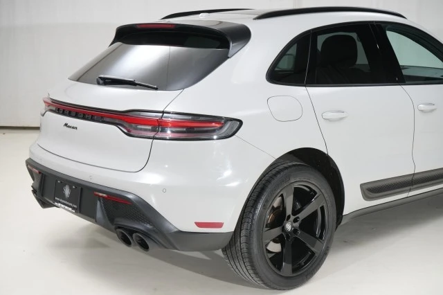 2023 Porsche Macan - Image 19 of 21