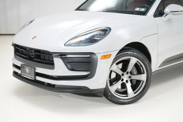 2023 Porsche Macan - Image 7 of 21