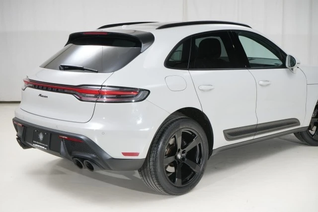 2023 Porsche Macan - Image 18 of 21