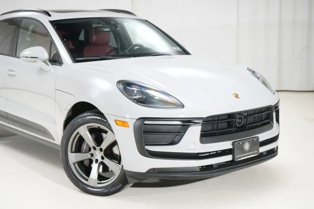 2023 Porsche Macan - Image 13 of 21