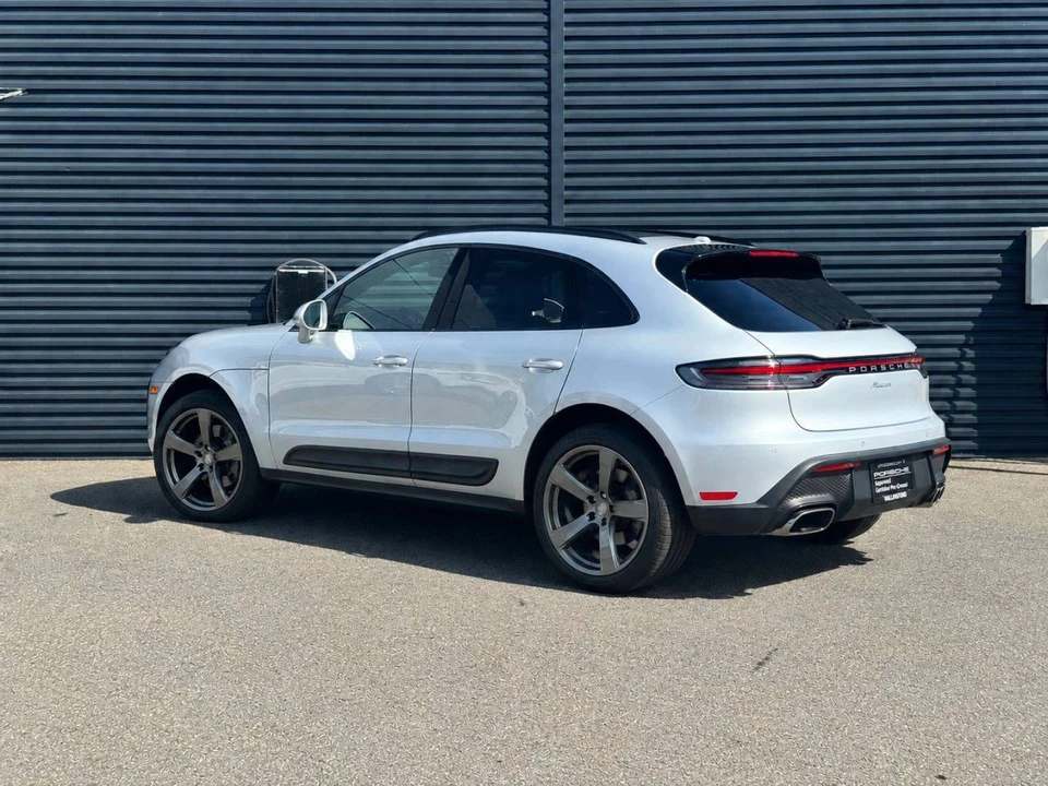 2023 Porsche Macan - Image 3 of 5