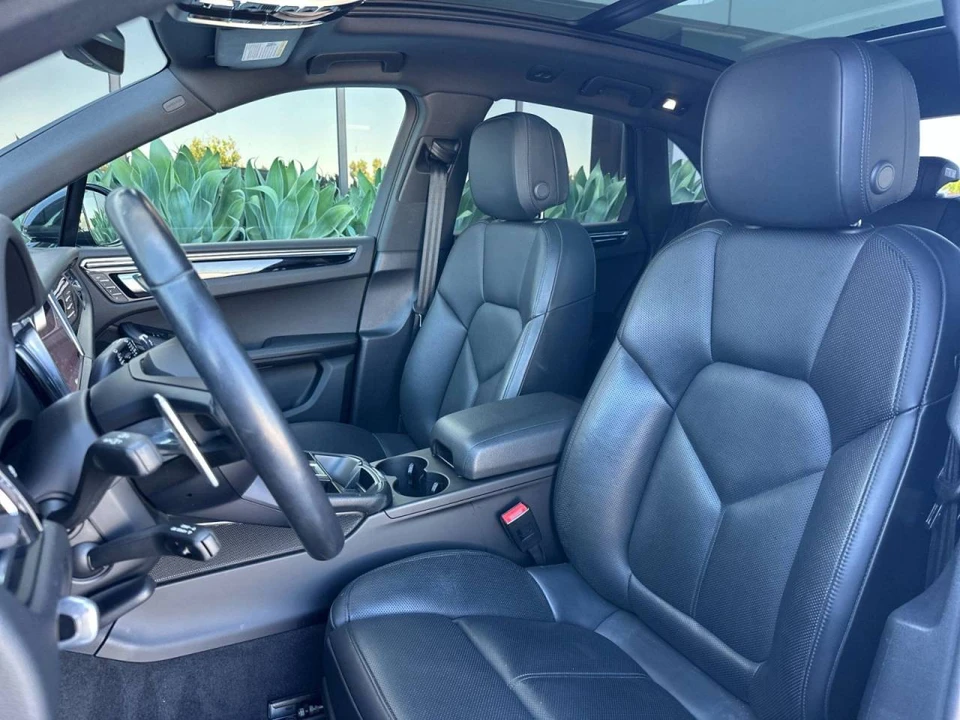 2023 Porsche Macan T - Image 5 of 5