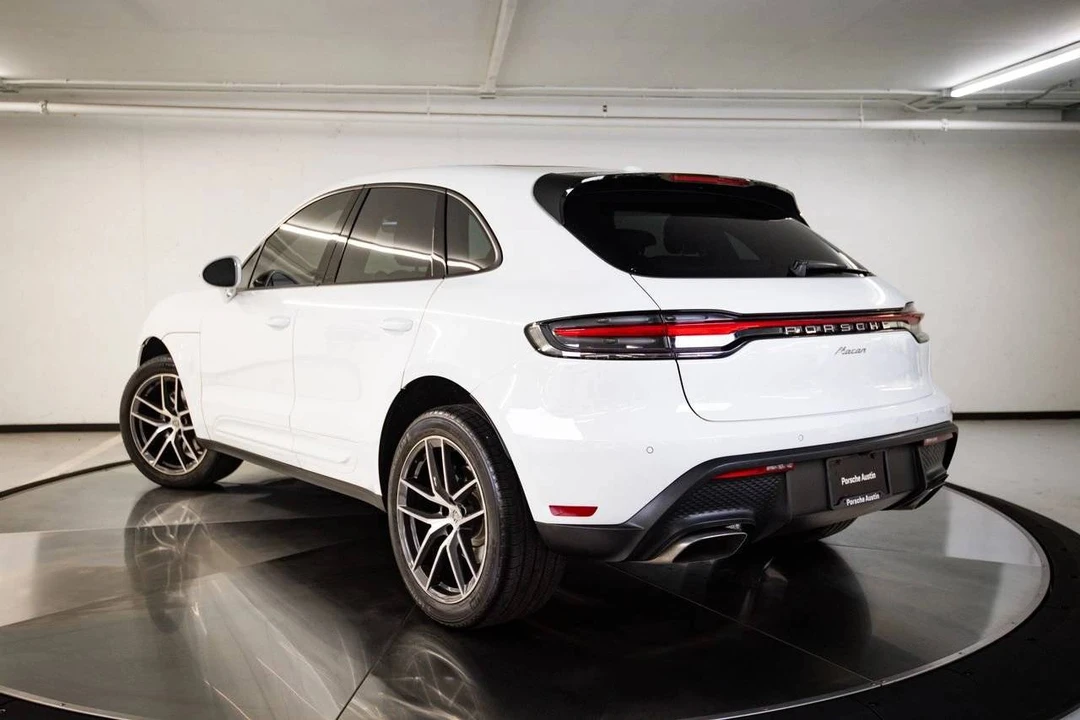 2023 Porsche Macan - Image 3 of 5