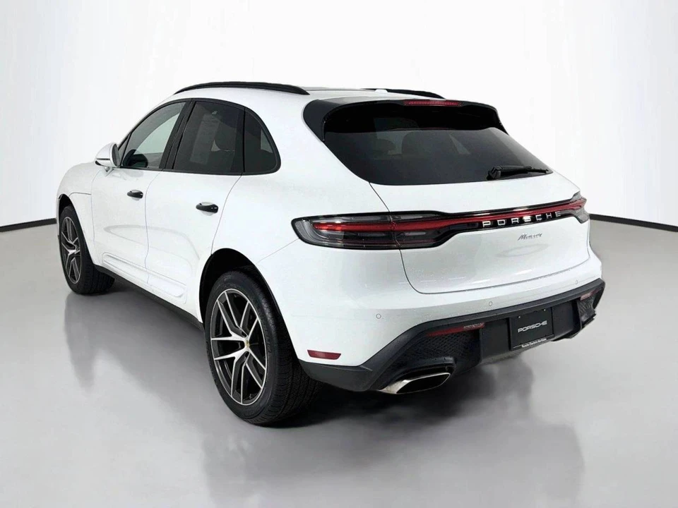 2023 Porsche Macan - Image 3 of 5