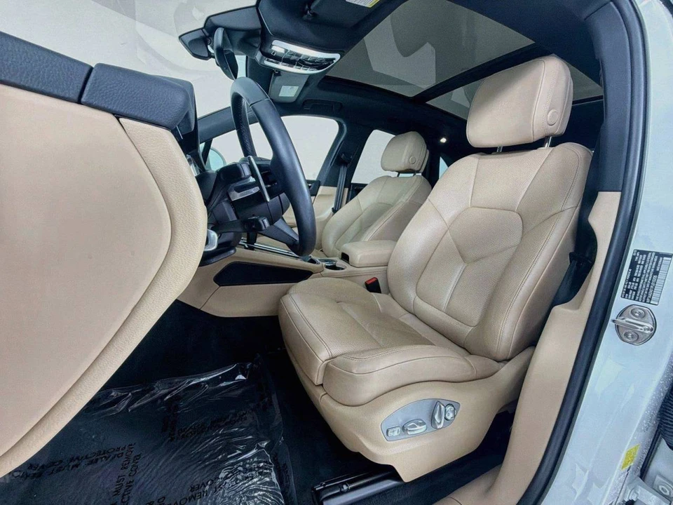 2023 Porsche Macan - Image 5 of 5