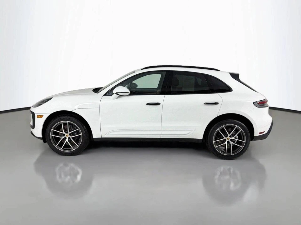 2023 Porsche Macan - Image 2 of 5