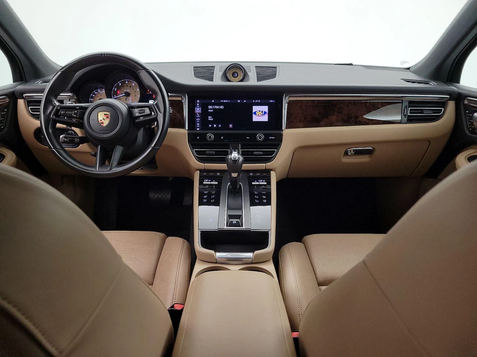 2023 Porsche Macan T - Image 10 of 27