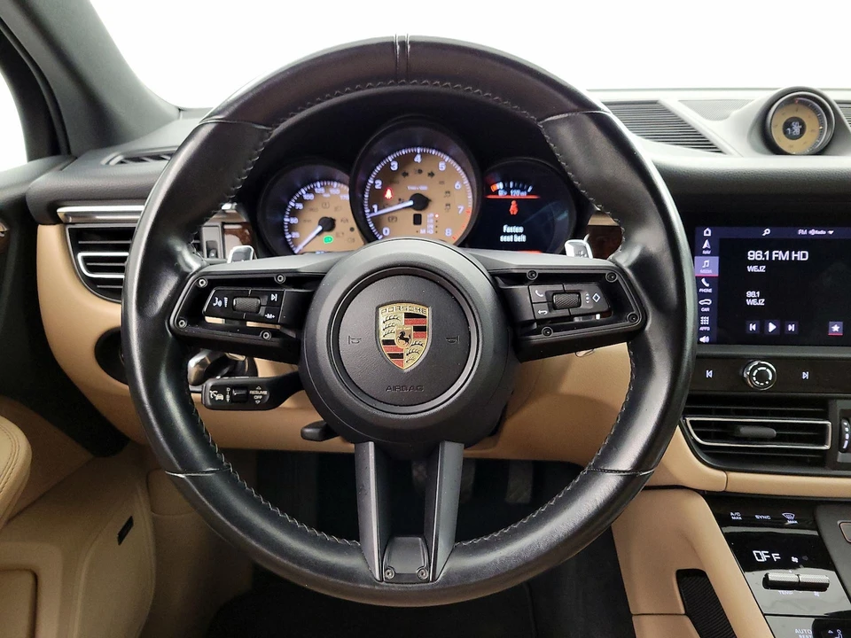2023 Porsche Macan T - Image 11 of 27