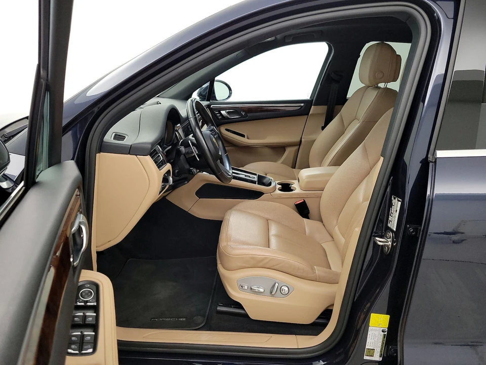 2023 Porsche Macan T - Image 12 of 27