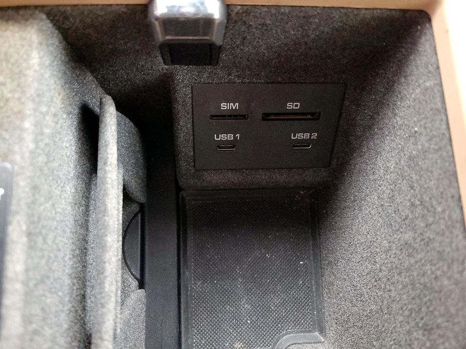 2023 Porsche Macan T - Image 19 of 27