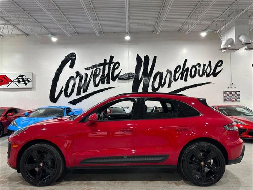 2023 Porsche Macan - Image 2 of 30