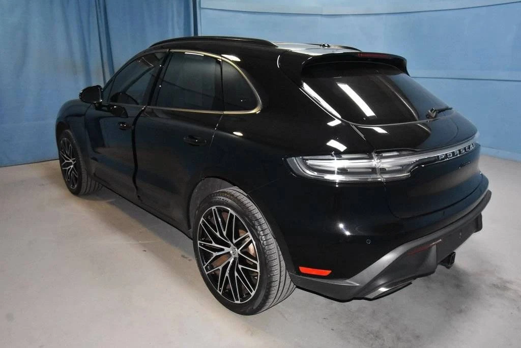 2023 Porsche Macan - Image 3 of 5
