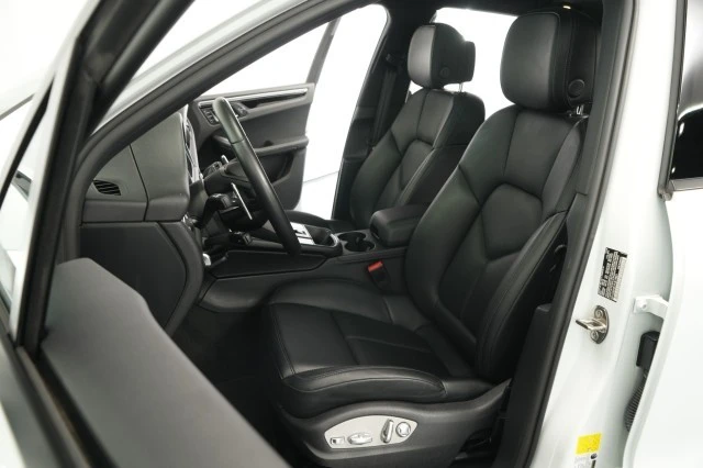 2023 Porsche Macan - Image 31 of 31