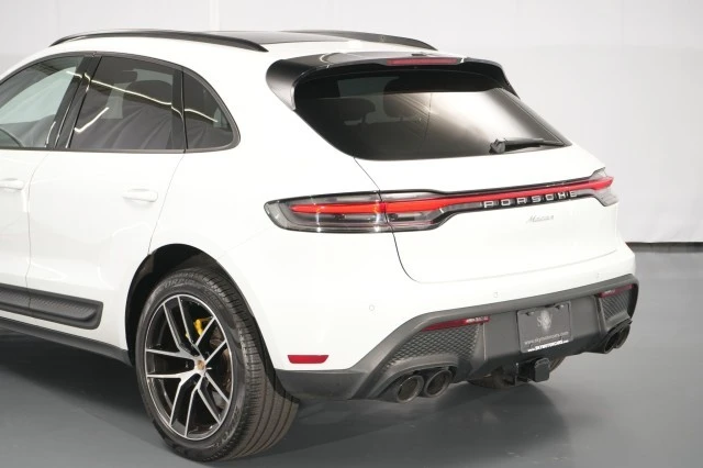 2023 Porsche Macan - Image 18 of 31