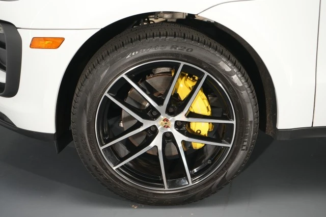 2023 Porsche Macan - Image 21 of 31